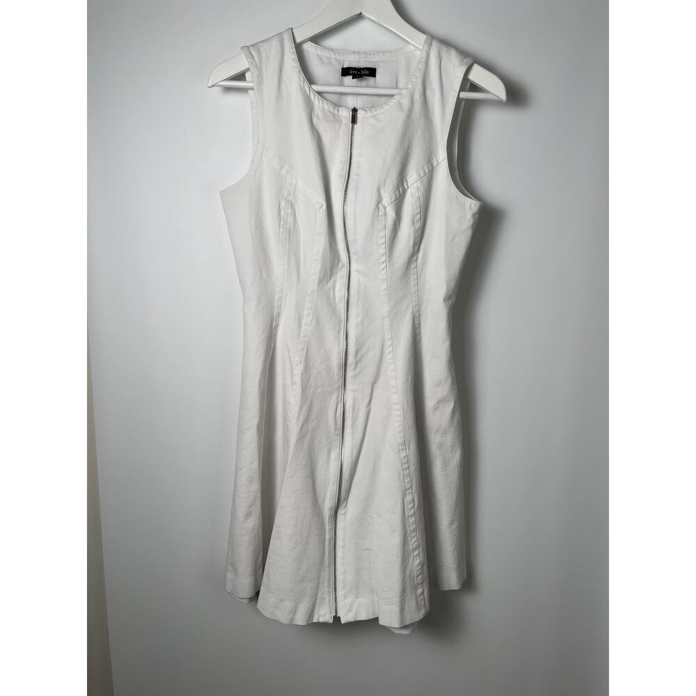 Ivy + Blu SZ 6 Sleeveless white Dress
